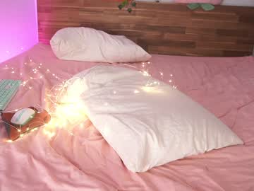 girl
        bunnybonn1e cam image #1614116