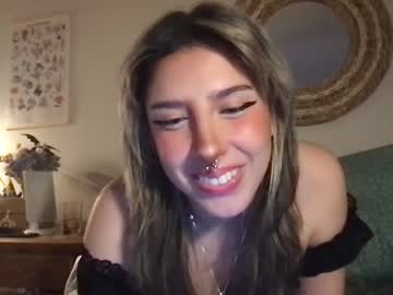 girl
        badgul cam image #1962966
