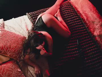 girl
        ingennui cam image #618594