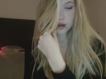 girl
        bitter_moon cam image #205040