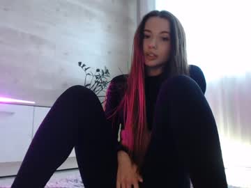 girl
        meryfoxxx cam image #1700391