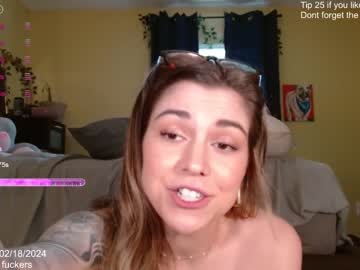 girl
        skybella_ cam image #2357633