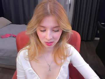 girl
        milablush cam image #2448740