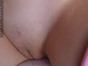 girl
        kittyloffe cam image #2885756
