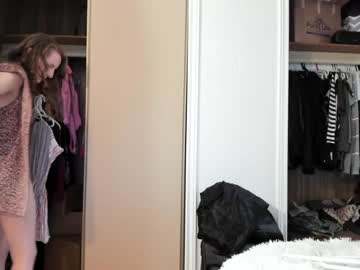 girl
        skyewatson cam image #2043203