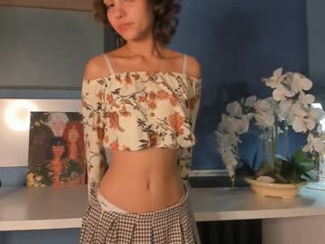 girl
        lenaelisabeth cam image #1937736