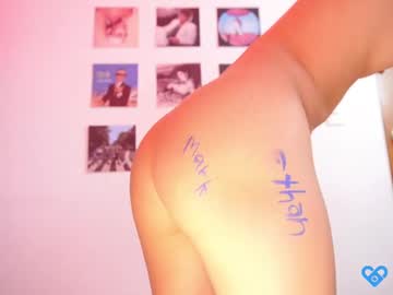 girl
        little_effy18_ cam image #4093165