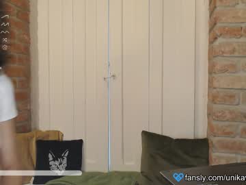girl
        _octopussy_ cam image #1862766