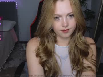girl
        small_blondee cam image #3344675