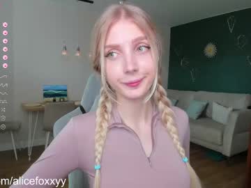 girl
        oh_honey_ cam image #1571407