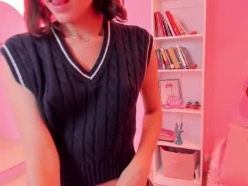 girl
        little_effy18_ cam image #4585495