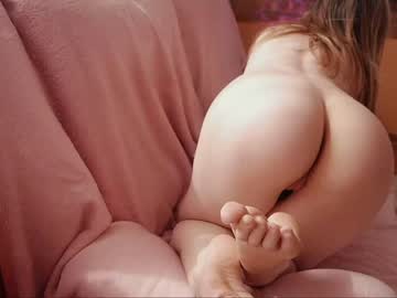girl
        clementine__ cam image #2552577