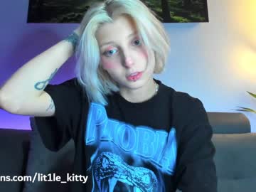 girl
        lit1le_kitty_ cam image #598623