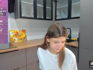 girl
        sloanesharp cam image #2769416