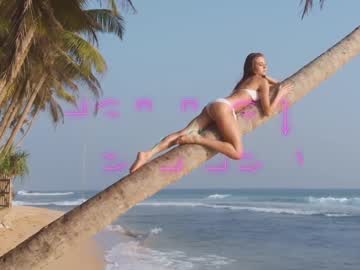girl
        lettymoa cam image #1579623