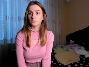 girl
        sylviawatson cam image #442640