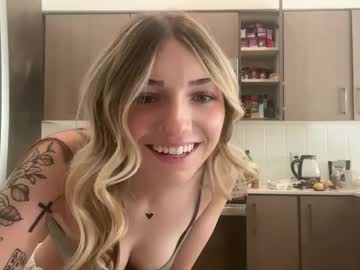 girl
        emiefox cam image #4082419