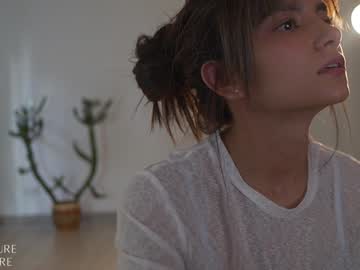 girl
        ellelure_ cam image #3972266