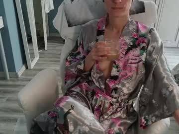 girl
        icantstopsquirting cam image #4640362