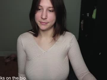 girl
        alexa_dream cam image #3828944
