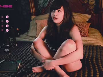 girl
        ingennui cam image #632996