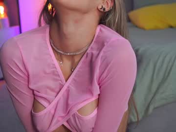 girl
        emma_land cam image #1293143