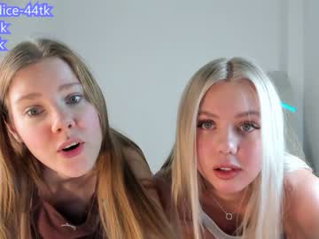 girl
        cassie_palmer cam image #1480145