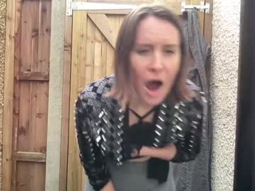 girl
        eatmypie69 cam image #3482451