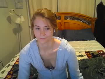 girl
        katynowhere cam image #3939472
