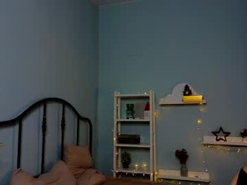 girl
        alicepreuoston cam image #3977502