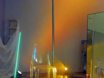 girl
        _meganmeow_ cam image #1043396