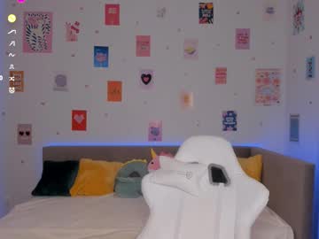 girl
        sofiabrookss cam image #4175768