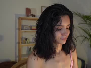 girl
        urcutelinda cam image #2535567