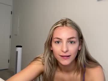 girl
        summerlovingg cam image #3067304