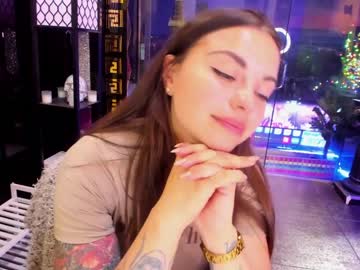 girl
        alma_pearl cam image #1255734