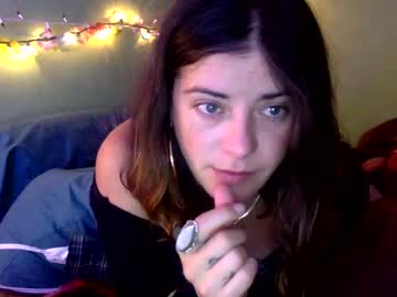 girl
        janicepepper cam image #120275