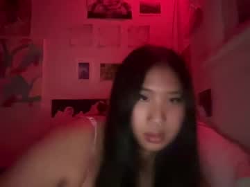 girl
        bunnysworld999 cam image #4189379