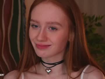 girl
        lizzy_blaze cam image #2550370
