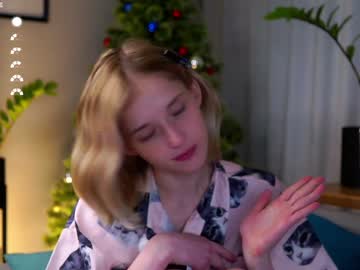 girl
        taitehambelton cam image #3964332