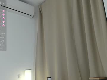 girl
        hell_lo cam image #2186454
