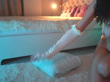 girl
        sophia_lean cam image #3379709