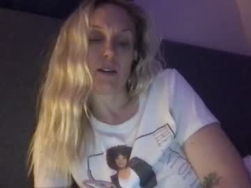 girl
        eveandtheforbiddenfruit cam image #2662943