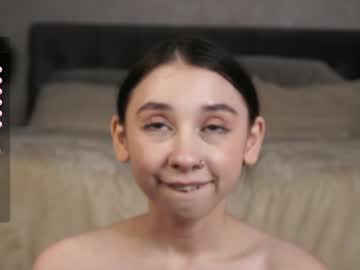 girl
        zarascarlett cam image #3967466