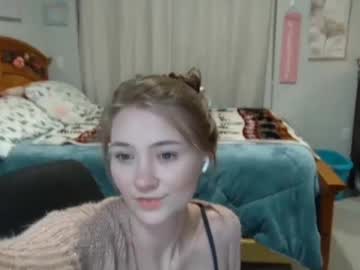 girl
        katynowhere cam image #4127603