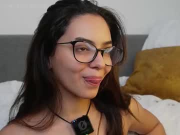 girl
        latingirl_kathy cam image #4240988