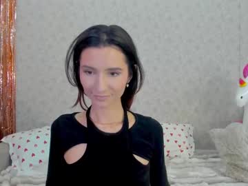 girl
        crystalnut cam image #4328254