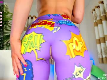 girl
        super_peach cam image #509867