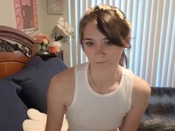 girl
        katynowhere cam image #2757000