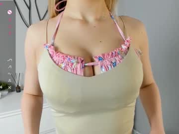 girl
        chika_love24 cam image #4161718