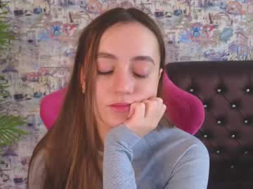 girl
        angelina_new cam image #2488592